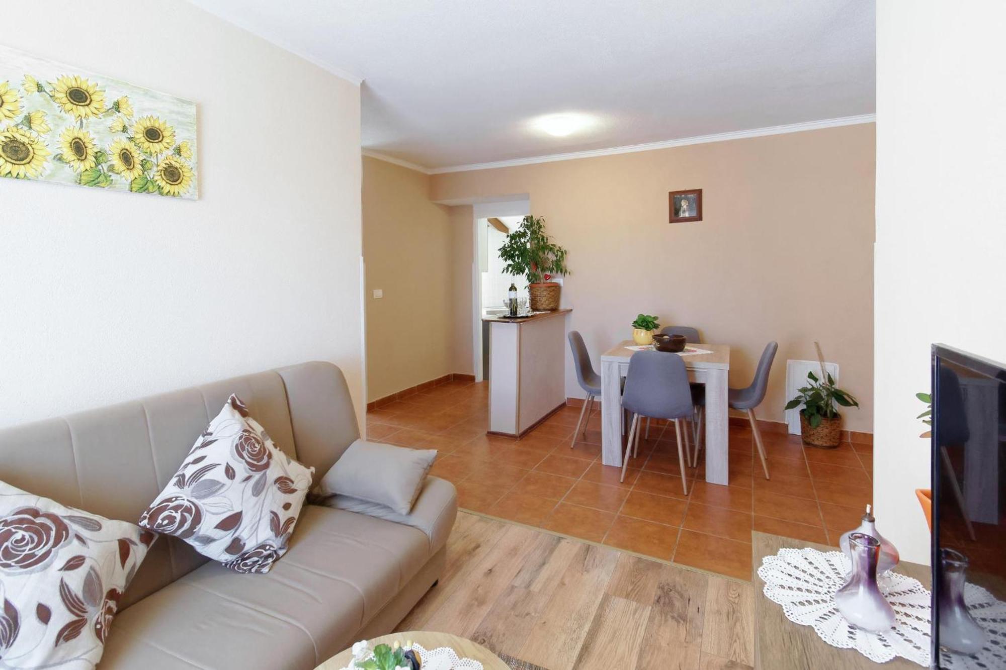 Apartments Viola By Rent Istria Momjan Eksteriør bilde