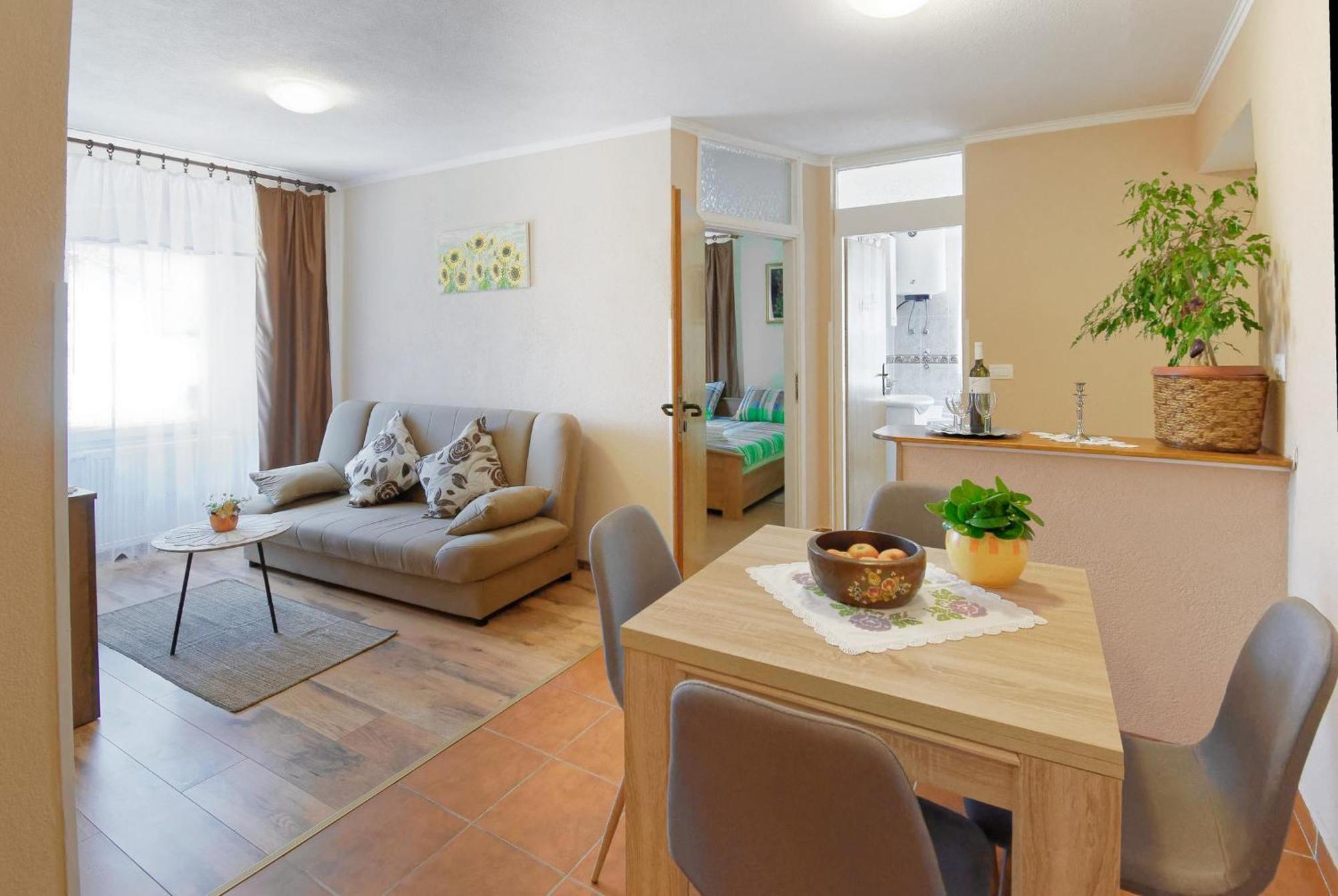 Apartments Viola By Rent Istria Momjan Eksteriør bilde