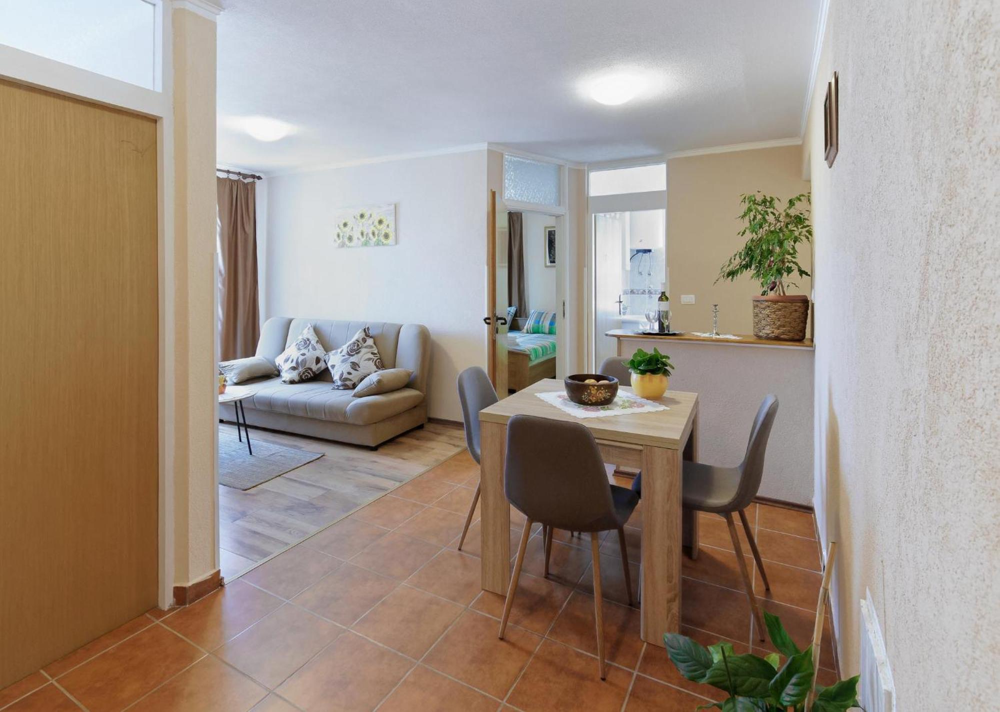 Apartments Viola By Rent Istria Momjan Eksteriør bilde