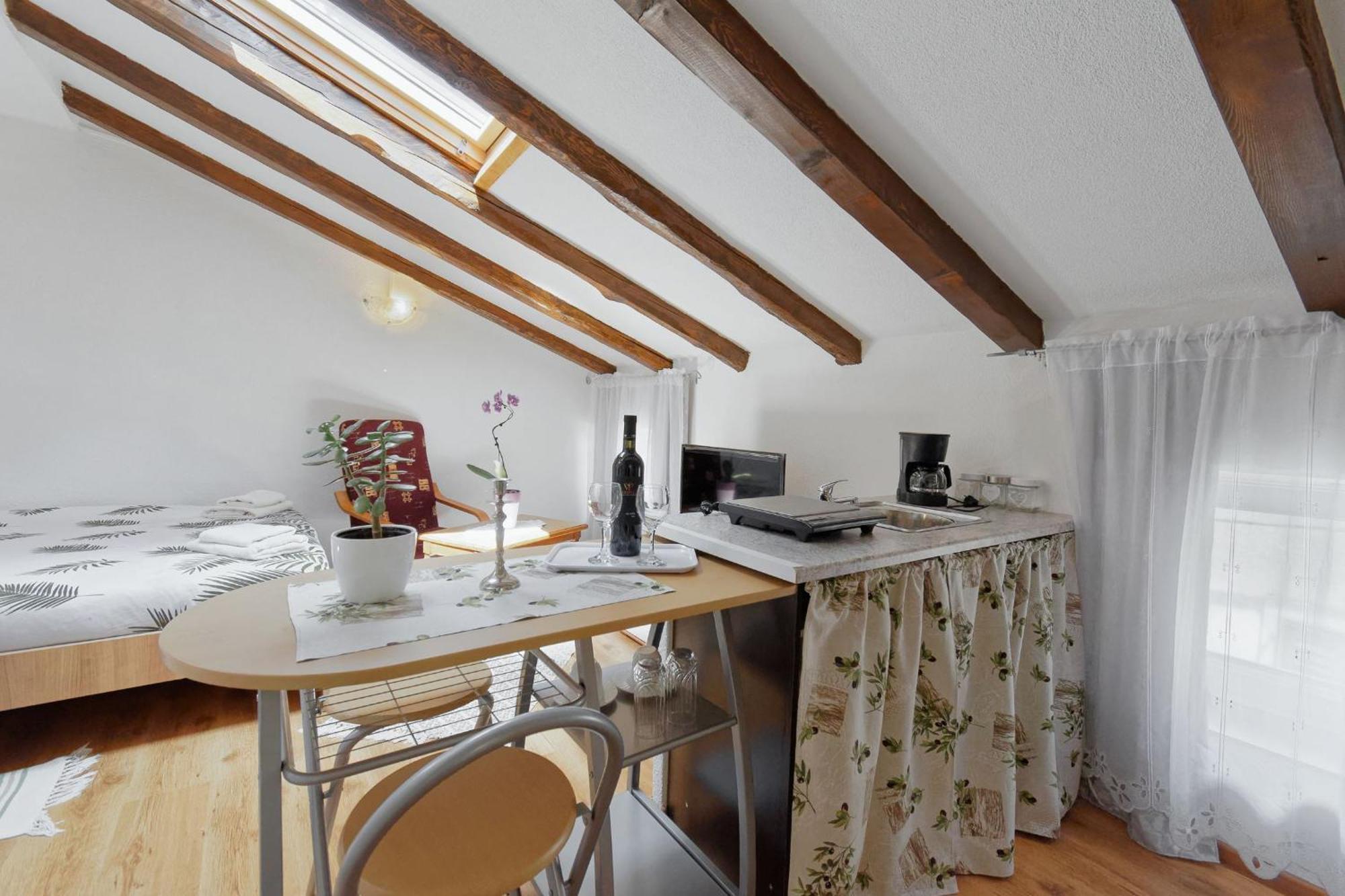 Apartments Viola By Rent Istria Momjan Eksteriør bilde